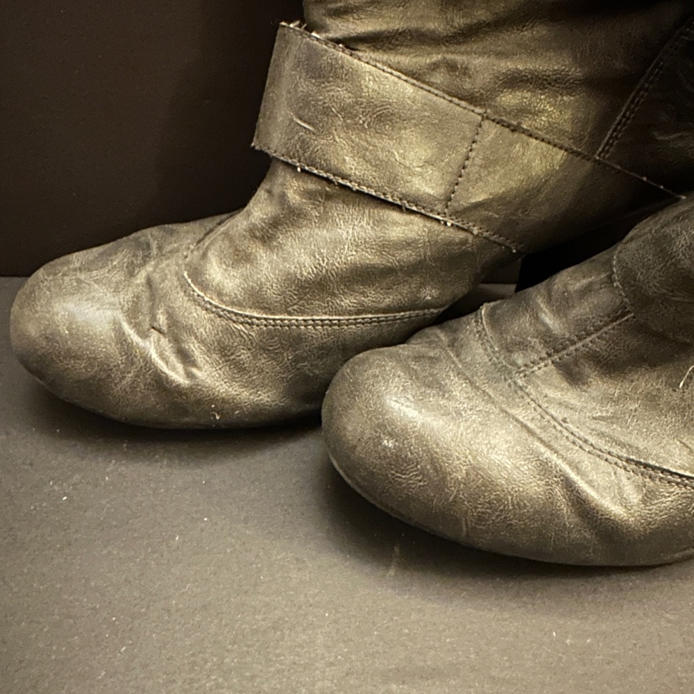 Madden Girl Heeled Gray Scrunch Boots - Picture 4 of 11